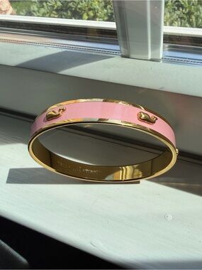 Vineyard Vines Pink Enamel Gold-Tone Hinged Bangle